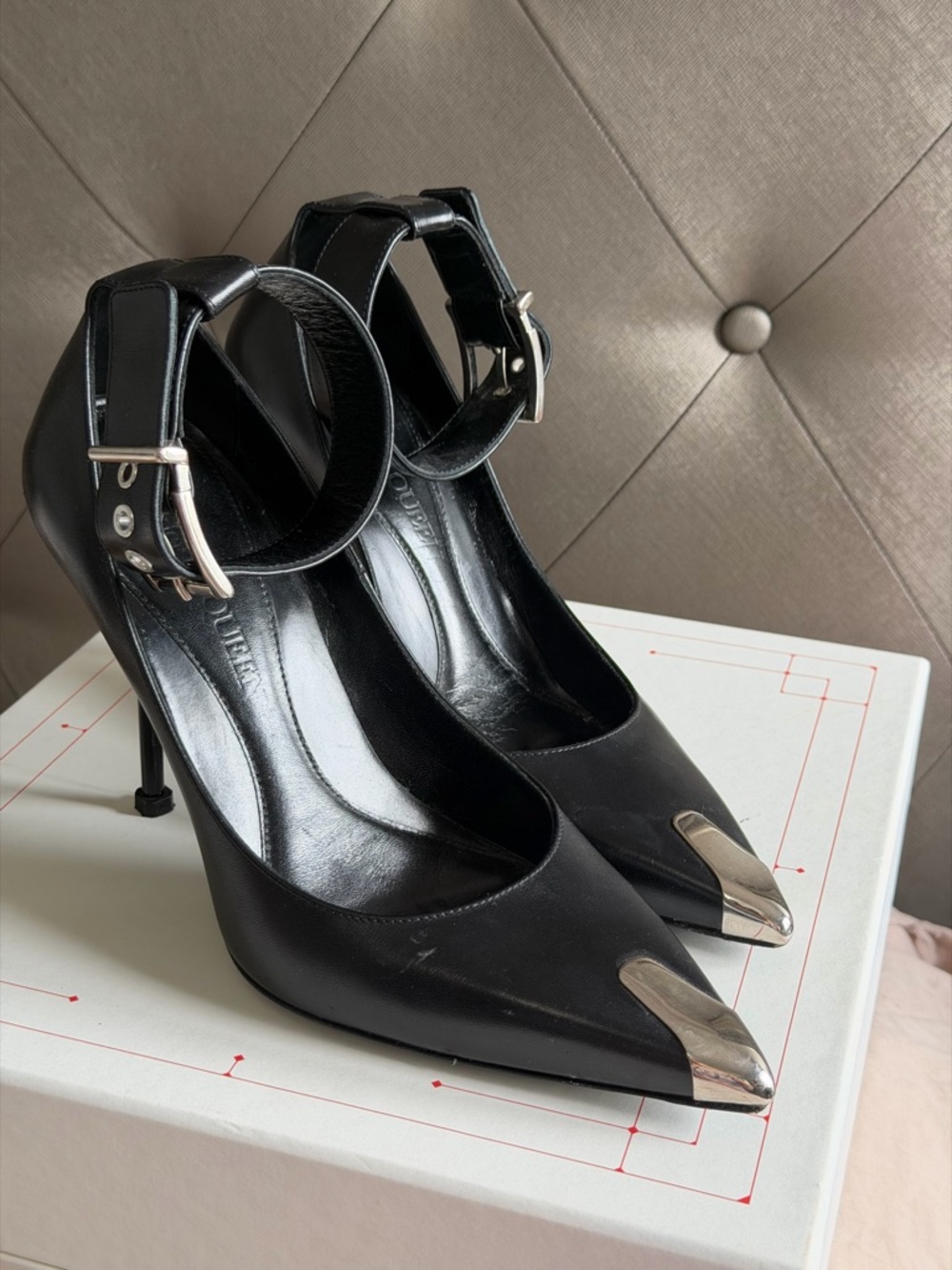 Alexander McQueen Black Pointed Toe Ankle-Strap Heels with Silver Toe Caps S:38 - Picture 3 of 7